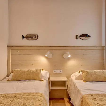 Centre, Totally Refurbished * Llafranc