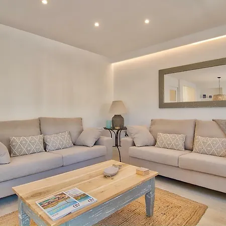 Centre, Totally Refurbished Apartment